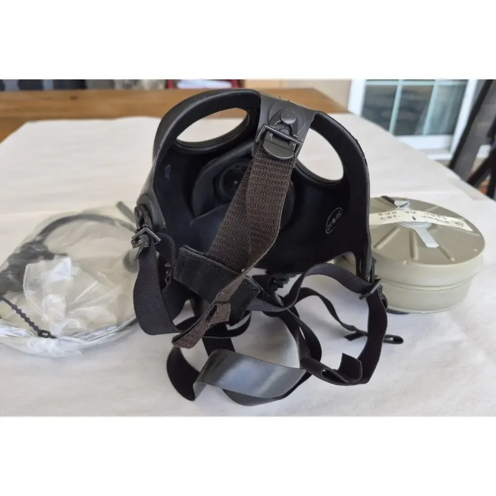 Israeli Shalom Model 4A1 Gas Mask With Filter